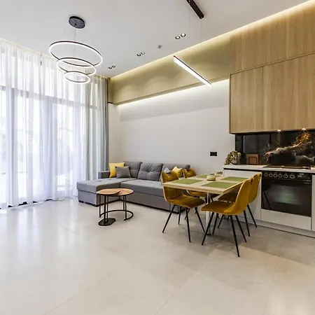 Emily Jacuzzi Veranda By Ps Apartment