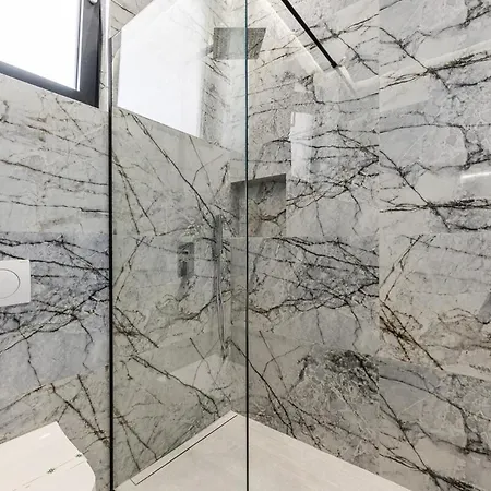 Emily Jacuzzi Veranda By Ps