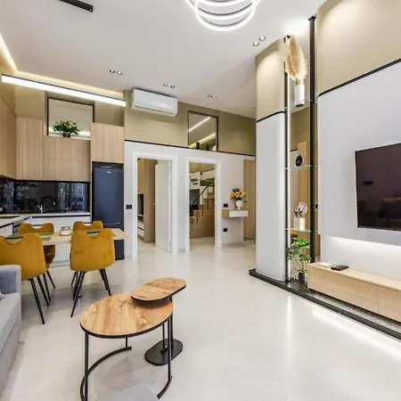 Emily Jacuzzi Veranda By Ps Apartman *