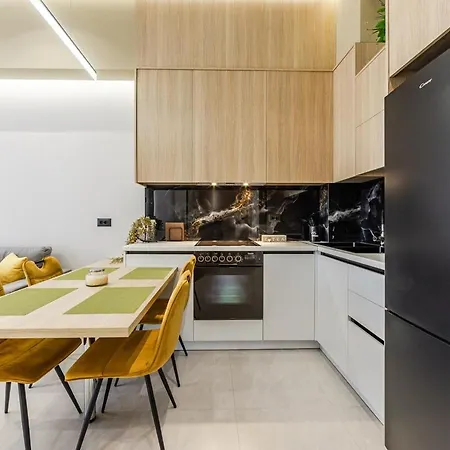 Emily Jacuzzi Veranda By Ps *