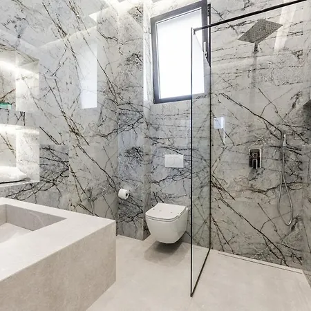 Emily Jacuzzi Veranda By Ps * Durrës