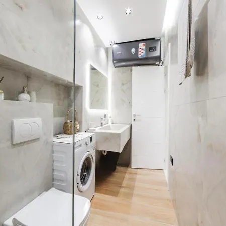 Emily Jacuzzi Veranda By Ps Apartament *