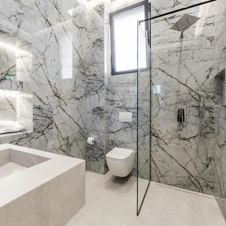 Emily Jacuzzi Veranda By Ps