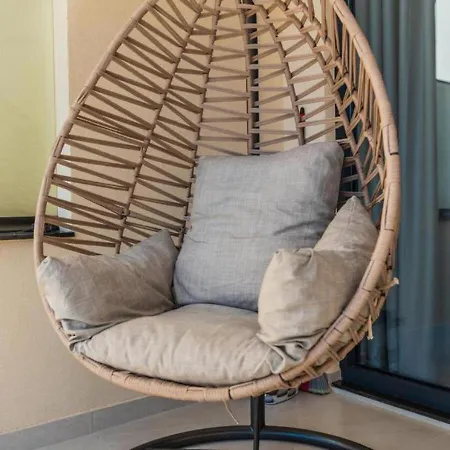 Emily Jacuzzi Veranda By Ps